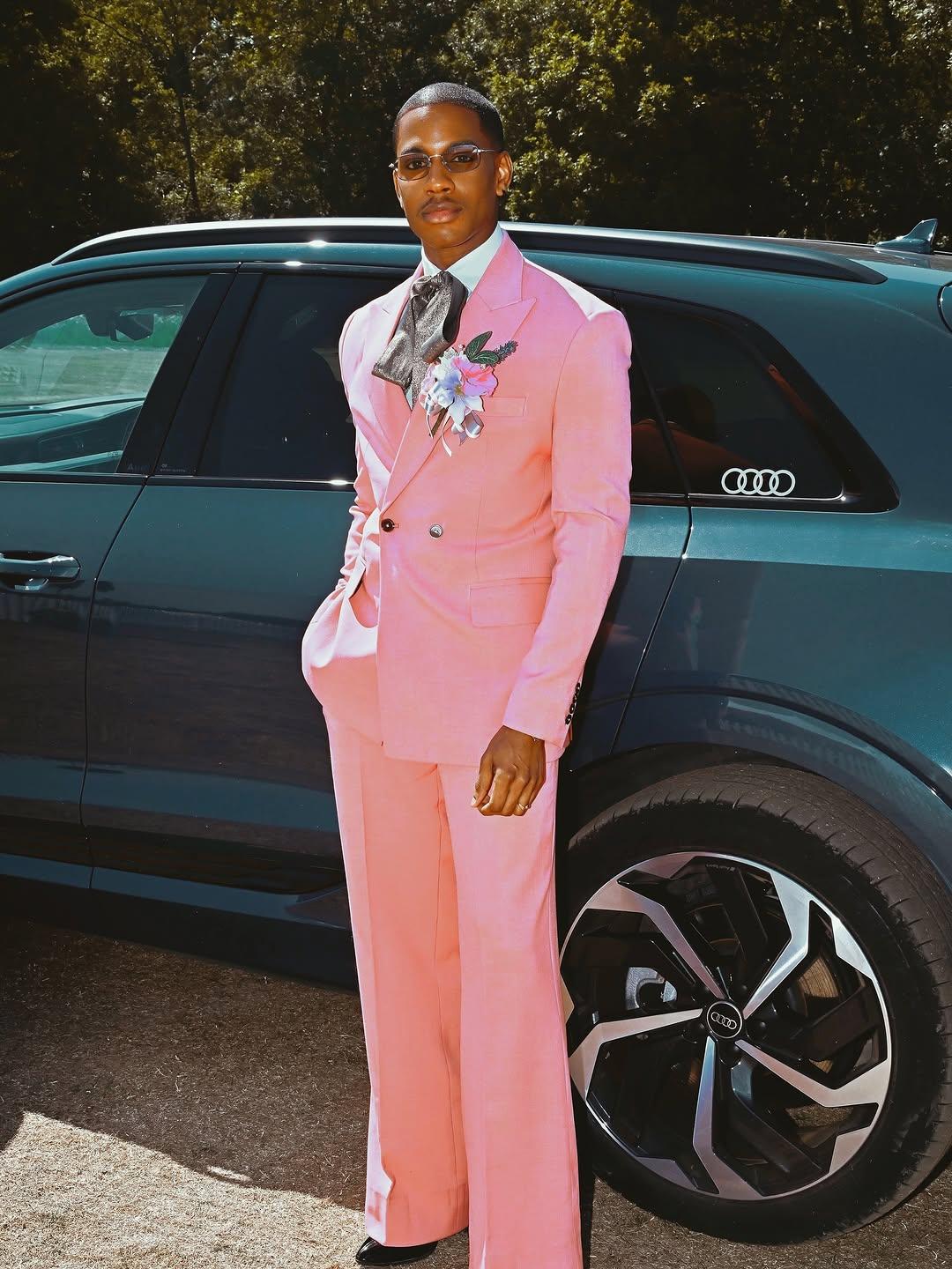 Denola Grey’s Relaxed Casual Street Chic | OutfitLibrary.com