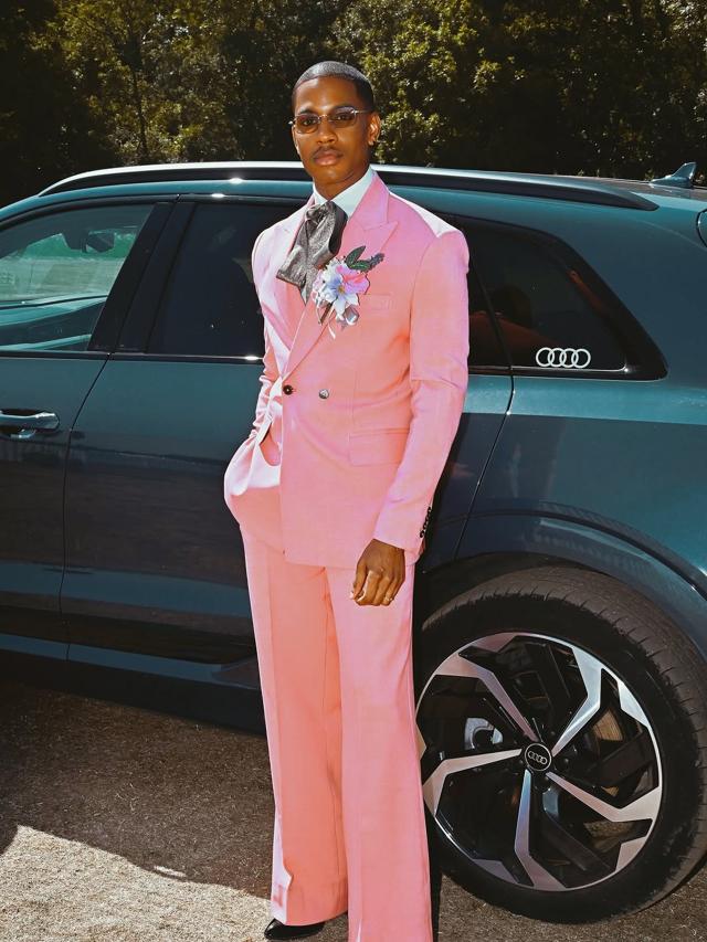 Denola Grey’s Relaxed Casual Street Chic | OutfitLibrary.com