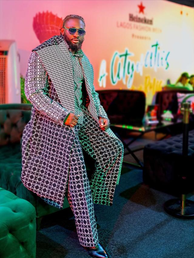 Uti Nwachukwu Delivers Relaxed Modern Street Ensemble | OutfitLibrary.com