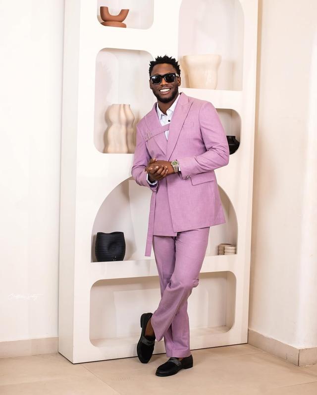 Kayikunmi Masters Effortless Minimalist Smart-Casual Style | OutfitLibrary.com