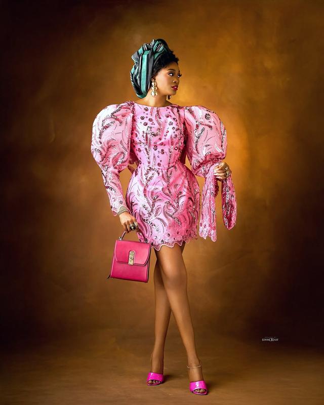 Kiekie Masters Clean Minimalist Street Style | OutfitLibrary.com